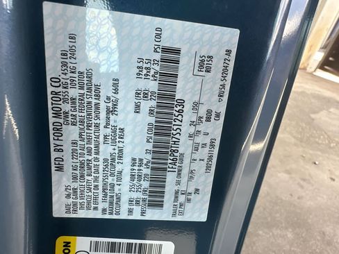 Used 2025 Ford Mustang Coupe RWD image 29