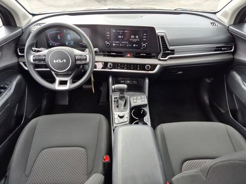 Used 2025 Kia Sportage LX FWD image 17