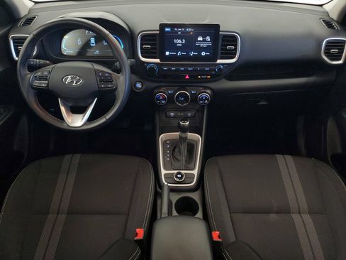 Used 2025 Hyundai Venue SEL FWD image 14