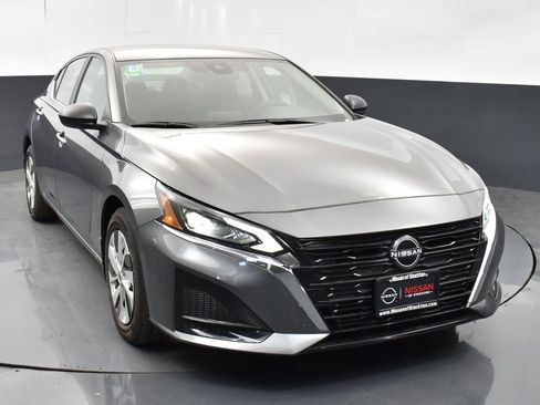 New 2025 Nissan Altima 2.5 S image 2