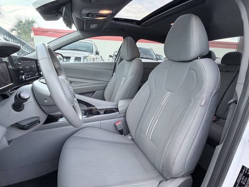Used 2022 Hyundai Elantra SEL w/ Convenience + Premium Package FWD image 12