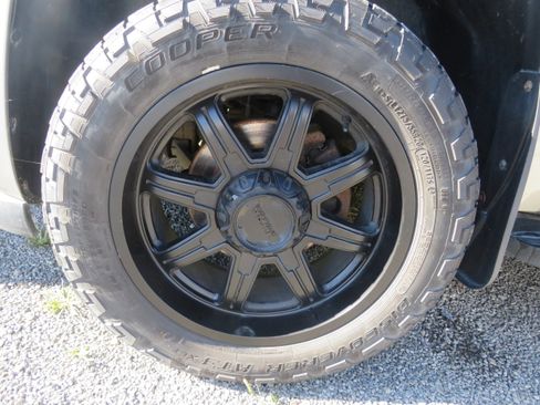 Used 2008 Chevrolet Avalanche LTZ w/ LTZ Preferred Equipment Group image 15