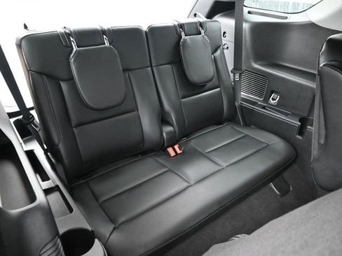 Used 2023 Ford Explorer XLT w/ Equipment Group 202A image 9