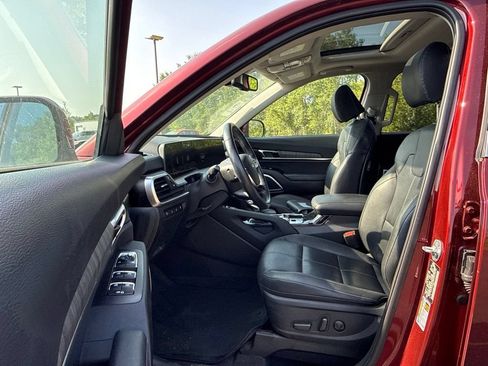 Used 2023 Kia Telluride EX w/ EX Captain's Chair Package AWD/4WD image 9