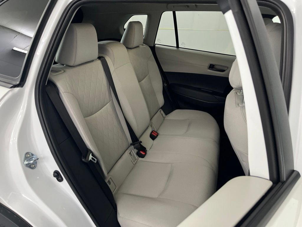 Used 2026 Toyota Corolla Cross LE AWD/4WD image 19