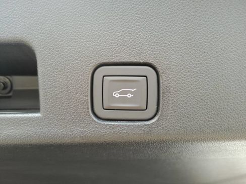Used 2026 GMC Acadia Elevation w/ Elevation Premium Package FWD image 31