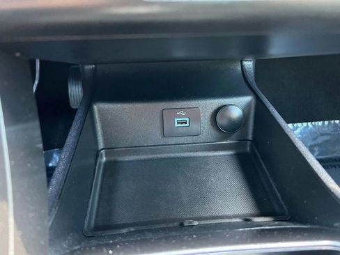 Used 2017 Ford Fusion SE FWD image 20