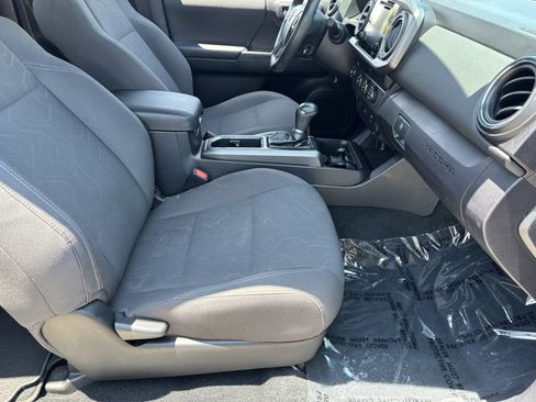 Used 2019 Toyota Tacoma TRD Sport RWD image 9