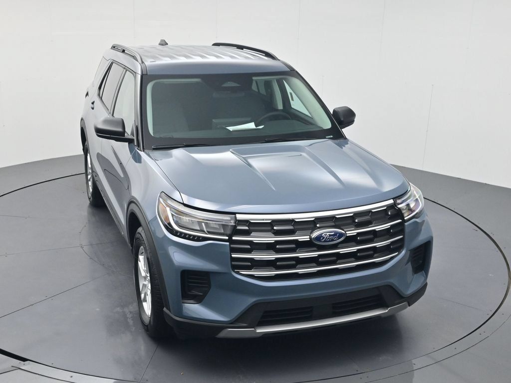 Used 2026 Ford Explorer Active AWD/4WD image 39
