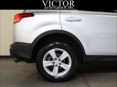 Used 2014 Toyota RAV4 XLE AWD/4WD image 12