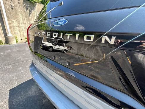 Used 2025 Ford Expedition Active AWD/4WD image 9