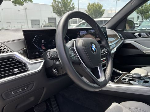 Used 2024 BMW X5 xDrive40i w/ Premium Package AWD/4WD image 17