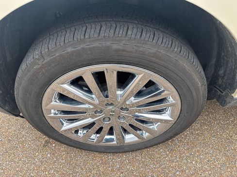 Used 2014 Lincoln MKX FWD w/ Equipment Group 102A image 12