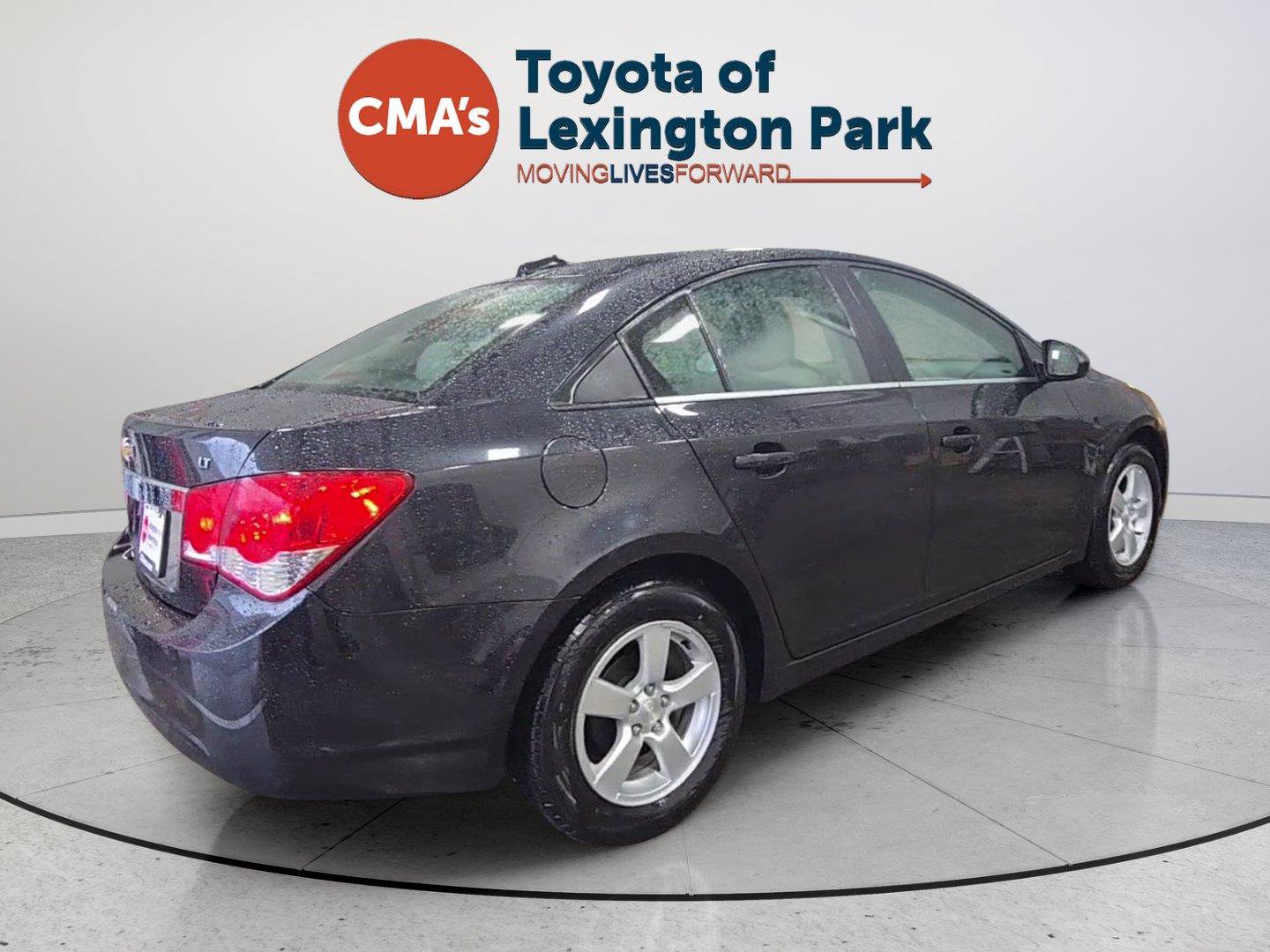 Used 2016 Chevrolet Cruze LT w/ Technology Package FWD image 5
