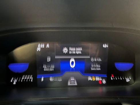 Used 2023 Volkswagen Taos SE w/ Panoramic Sunroof Package image 23