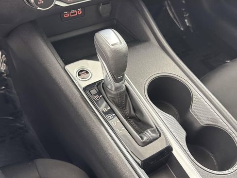 Used 2025 Nissan Altima 2.5 SV image 15