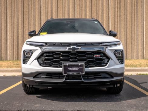 Used 2024 Chevrolet TrailBlazer RS w/ Convenience Package AWD/4WD image 3