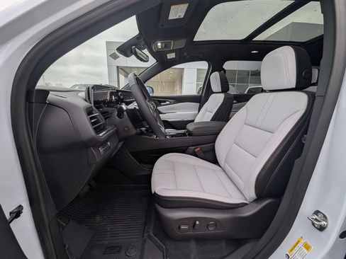 New 2026 Chevrolet Traverse High Country w/ LPO, Floor Liner Package image 12