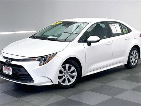 Used 2026 Toyota Corolla LE FWD image 12