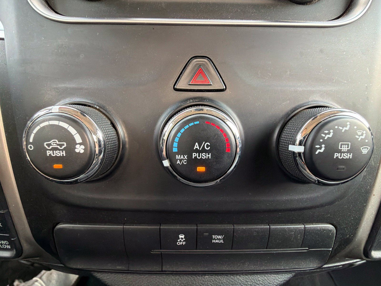 Used 2016 RAM 1500 Classic SLT w/ Protection Group AWD/4WD image 20
