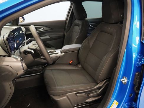 New 2026 Chevrolet Equinox EV LT image 3