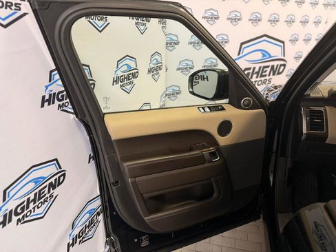 Used 2018 Land Rover Range Rover Sport HSE image 12