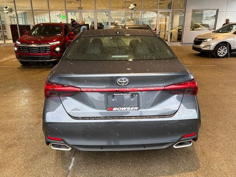 Used 2019 Toyota Avalon XLE image 4