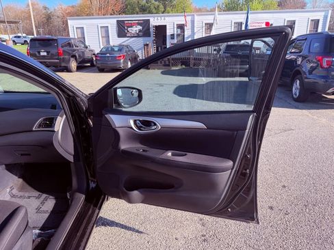 Used 2014 Nissan Sentra S image 10