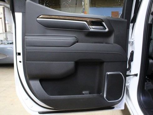 New 2026 GMC Sierra 1500 Elevation image 13