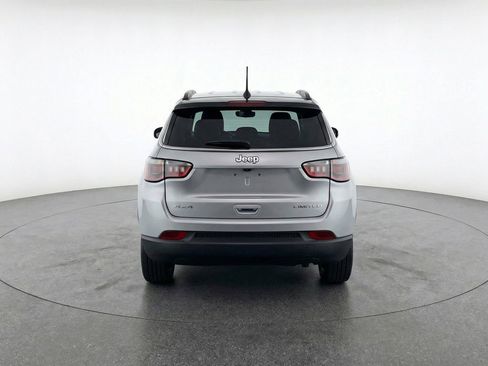 Used 2025 Jeep Compass Limited image 7