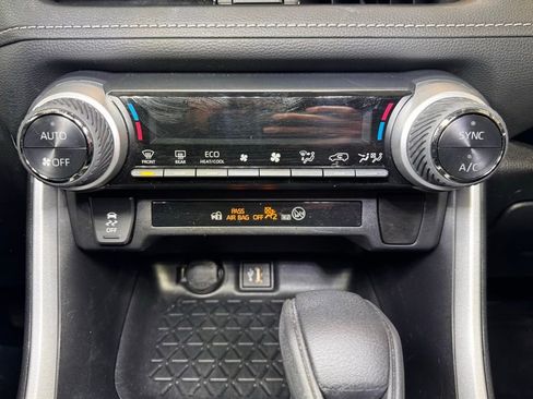 Certified 2025 Toyota RAV4 LE image 34