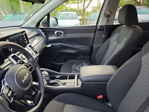 Used 2022 Kia Sorento LX FWD image 13