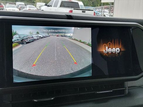 Certified 2025 Jeep Wrangler Unlimited Sport AWD/4WD image 18