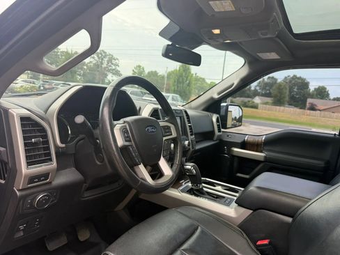 Used 2018 Ford F150 Lariat w/ Equipment Group 502A Luxury AWD/4WD image 9