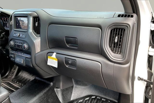 Used 2024 Chevrolet Silverado 1500 W/T w/ Trailering Package AWD/4WD image 18