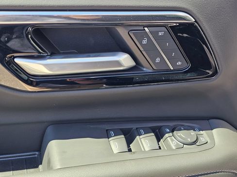 New 2026 Chevrolet Tahoe Z71 w/ Comfort Package AWD/4WD image 25