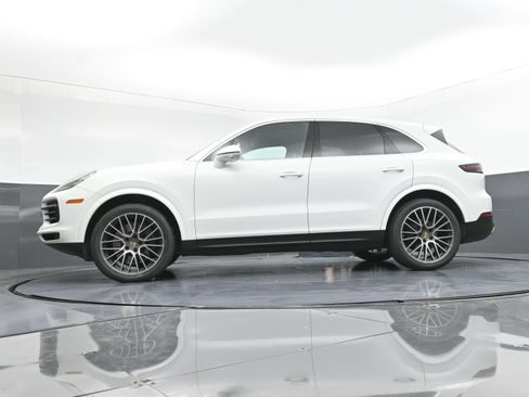 Used 2022 Porsche Cayenne image 31