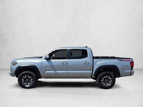 Used 2019 Toyota Tacoma TRD Off-Road w/ Technology Package AWD/4WD image 8