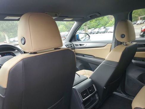 New 2026 Volkswagen Atlas Cross Sport SE image 12