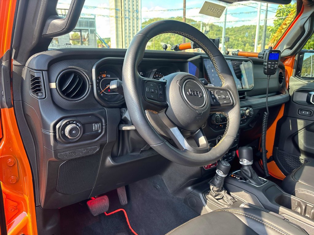 Used 2025 Jeep Wrangler Unlimited Rubicon 392 AWD/4WD image 11