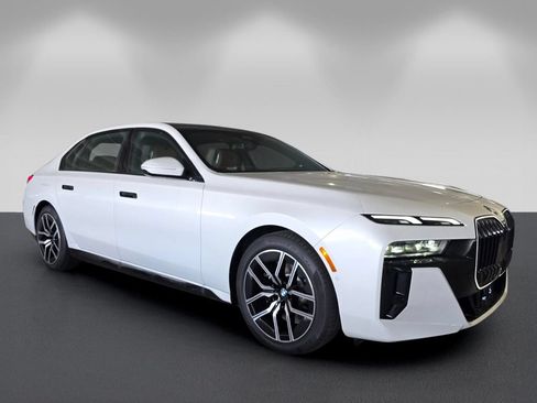 New 2026 BMW 740i xDrive w/ Premium Package AWD/4WD image 1