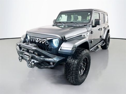 Used 2021 Jeep Wrangler Unlimited Sahara image 3