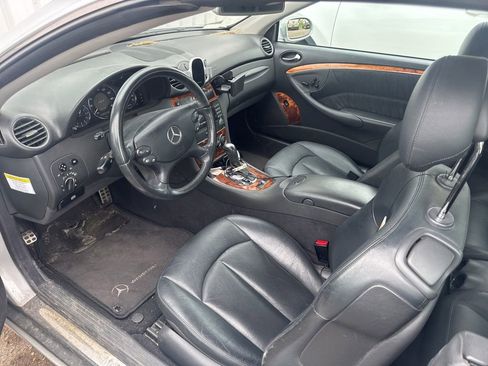Used 2005 Mercedes-Benz CLK 320 Cabriolet image 8