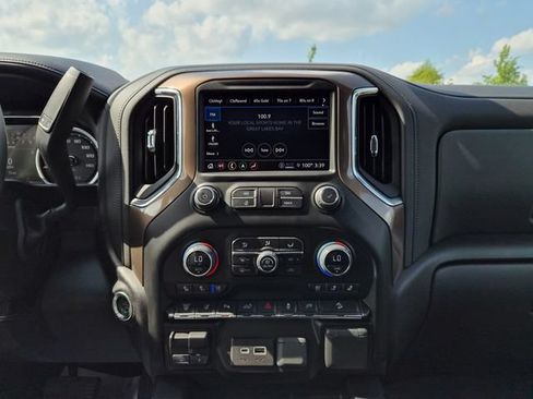 Used 2023 Chevrolet Silverado 2500 High Country w/ Z71 Off-Road Package AWD/4WD image 25