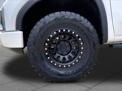 Used 2021 GMC Sierra 1500 AT4 w/ AT4 Value Package AWD/4WD image 11