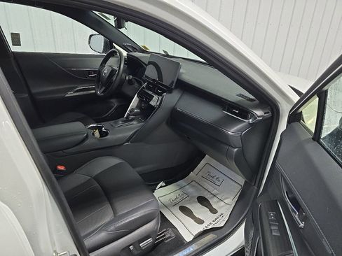 Used 2024 Toyota Venza Limited AWD/4WD image 16