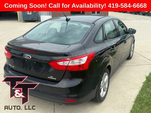 Used 2014 Ford Focus SE FWD image 2