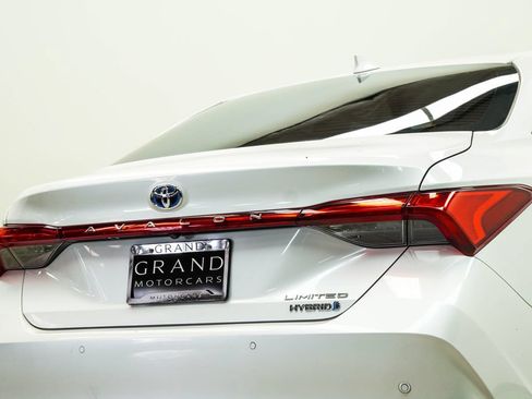 Used 2019 Toyota Avalon Limited w/ Advanced Safety Package FWD image 13