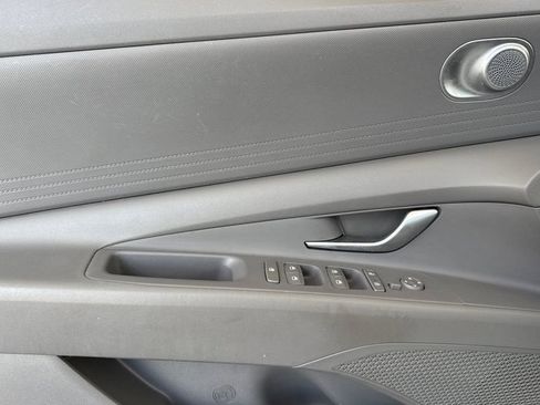 Used 2021 Hyundai Elantra SEL FWD image 11