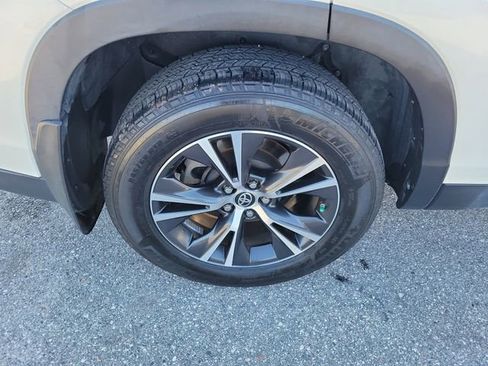 Used 2019 Toyota Highlander Plus image 7